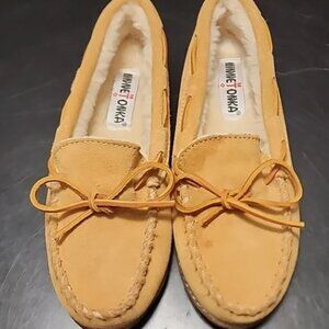 Minnetonka Women's Light Brown/Tan Moccasins Sz 6